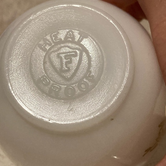 Vintage Federal White Milk Glass Golden Glory Pattern Creamer & Sugar Bowl w Lid - Picture 4 of 4